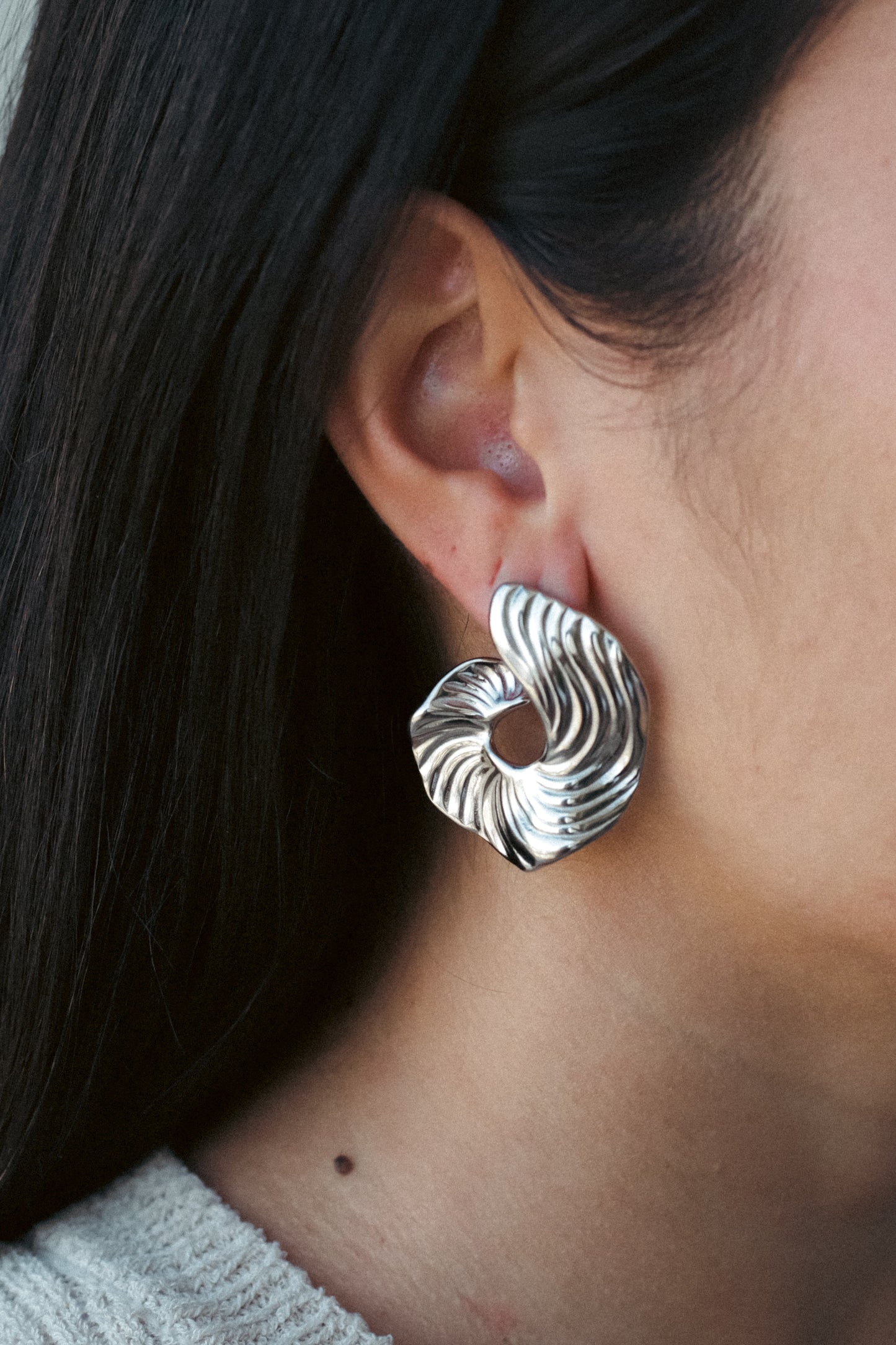 FLOWING SWIRL HOOPS | KÜPE