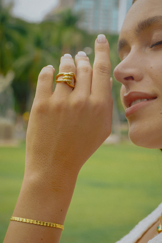 ETERNAL TWIST RING.