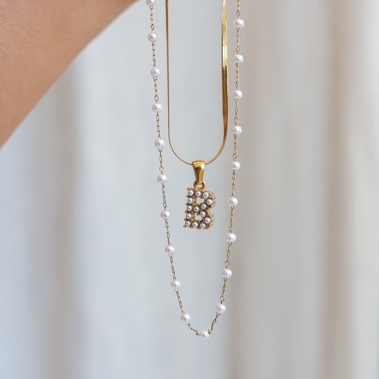 PEARL LETTER PENDANT | KOLYE